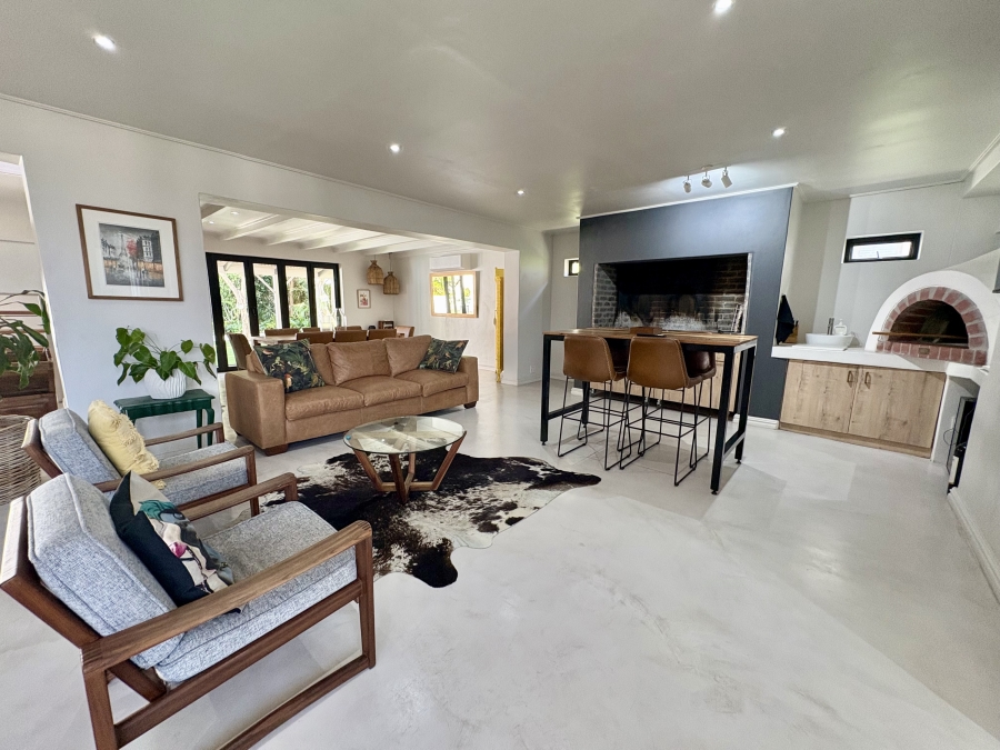 4 Bedroom Property for Sale in Hoog En Droog Western Cape